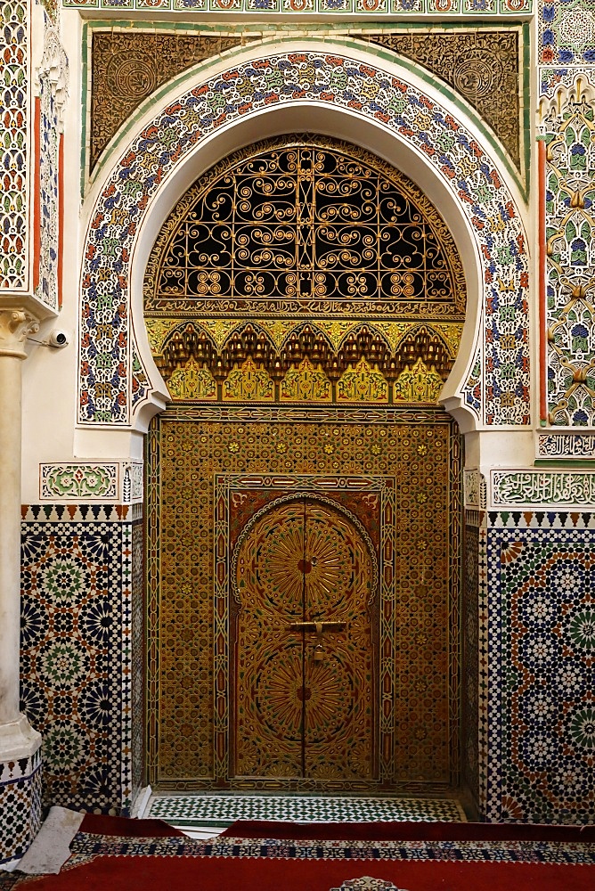 Interior of Zawiya of Moulay Idriss II, Old Medina (Fes el-Bali), UNESCO World Heritage Site, Fez, Morocco, North Africa, Africa