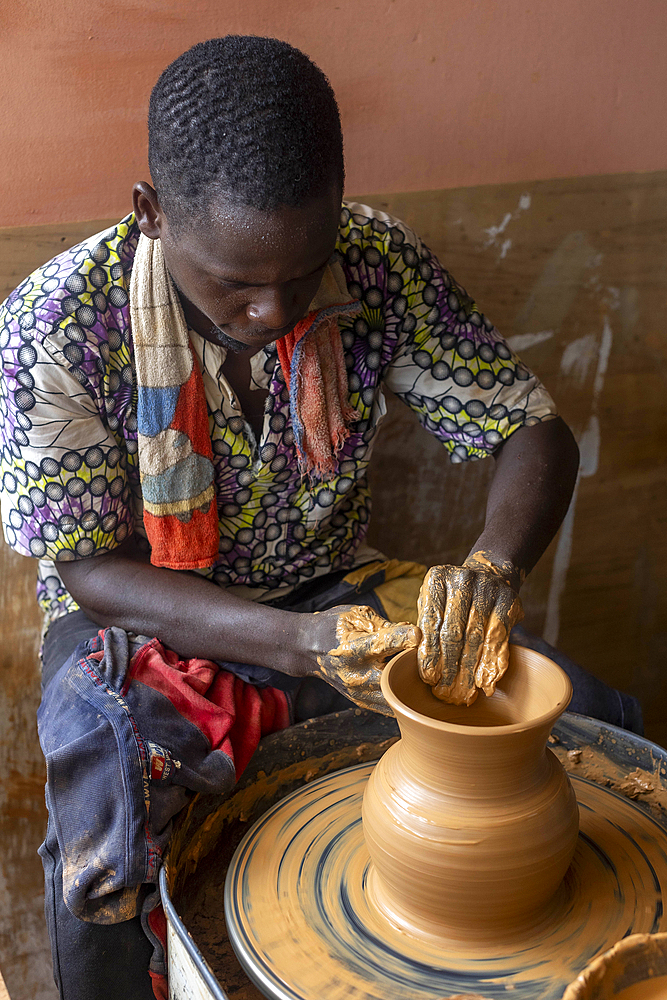 Potter at work in Kpalime, Togo, West Africa, Africa