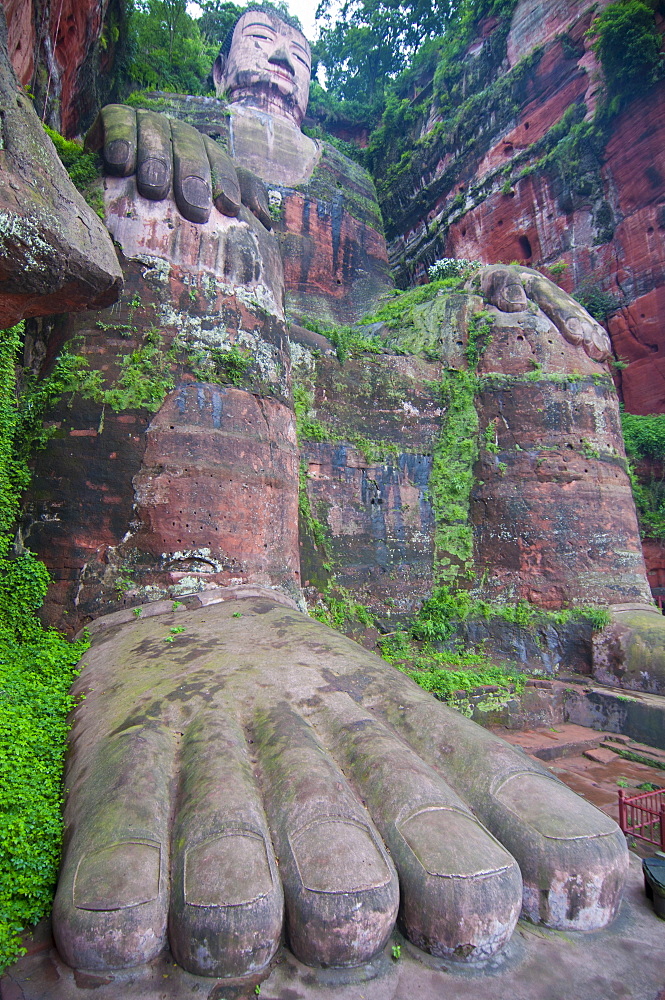 The giant Buddha of Leshan, UNESCO World Heritage Site, Sichuan, Tibet, China, Asia