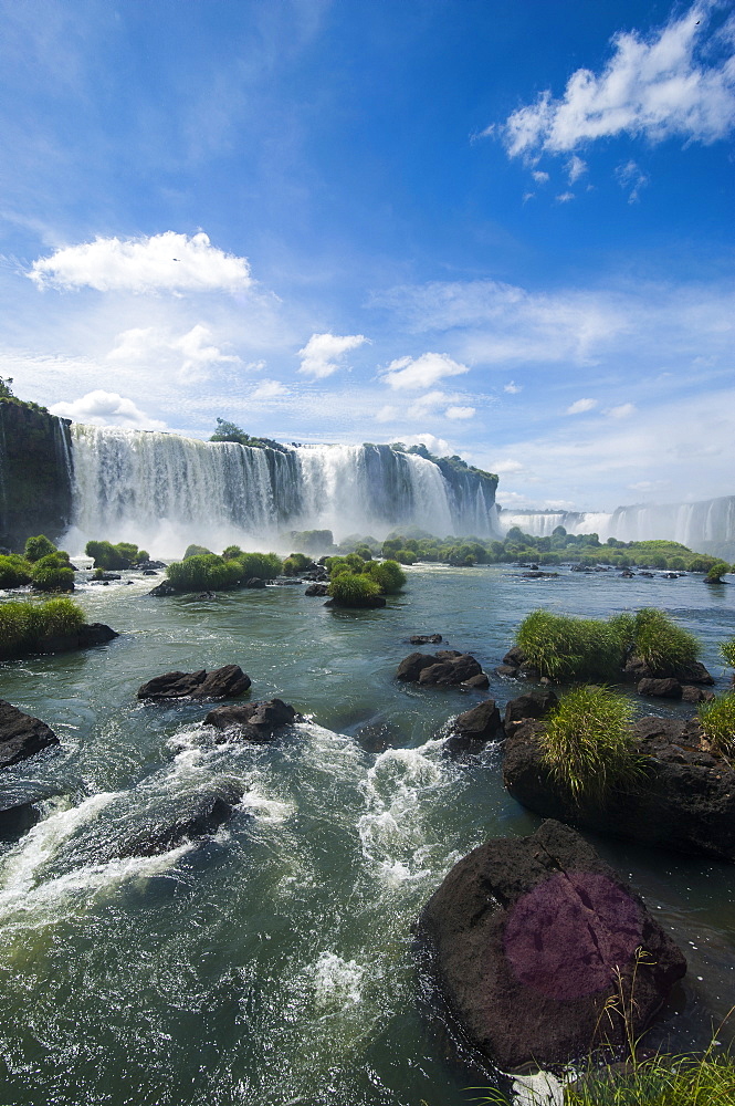 Foz de Iguazu (Iguacu Falls), the largest waterfalls in the world, Iguacu National Park, UNESCO World Heritage Site, Brazil, South America 