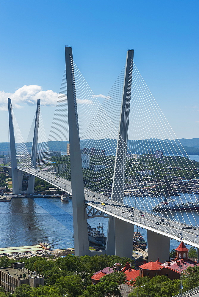 View over Vladivostok and the new Zolotoy Bridge from Eagle's Nest Mount, Vladivostock, Russia, Eurasia