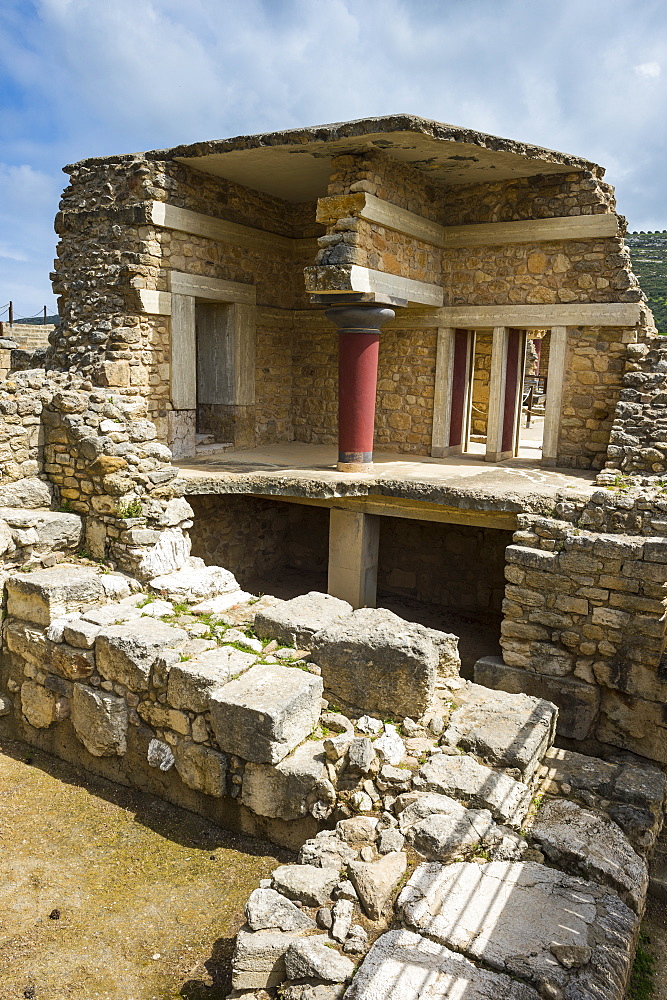 The ruins of Knossos, the largest Bronze Age archaeological site, Minoan civilization, Crete, Greek Islands, Greece, Europe 