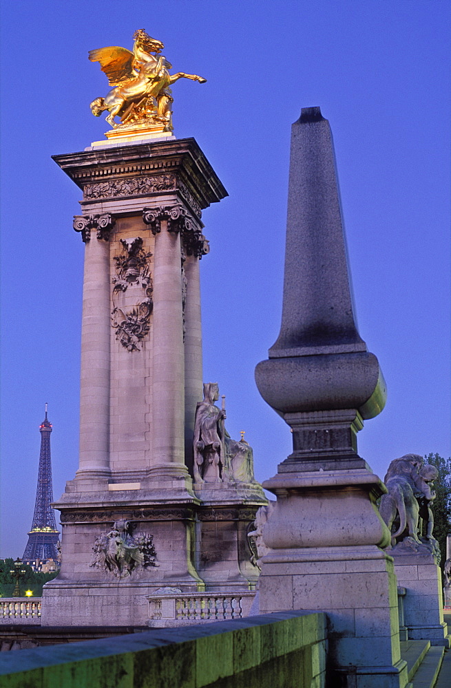 Pont Alexandre III and the Eiffel Tower in the distance, Paris, France, Europe