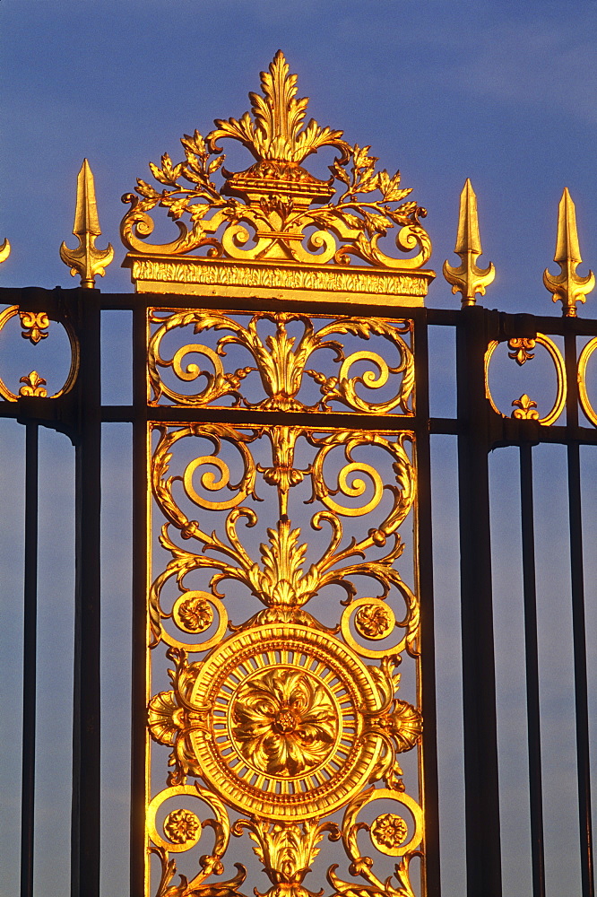 Gate to the Tuileries, gold leaf, Paris, France, Europe