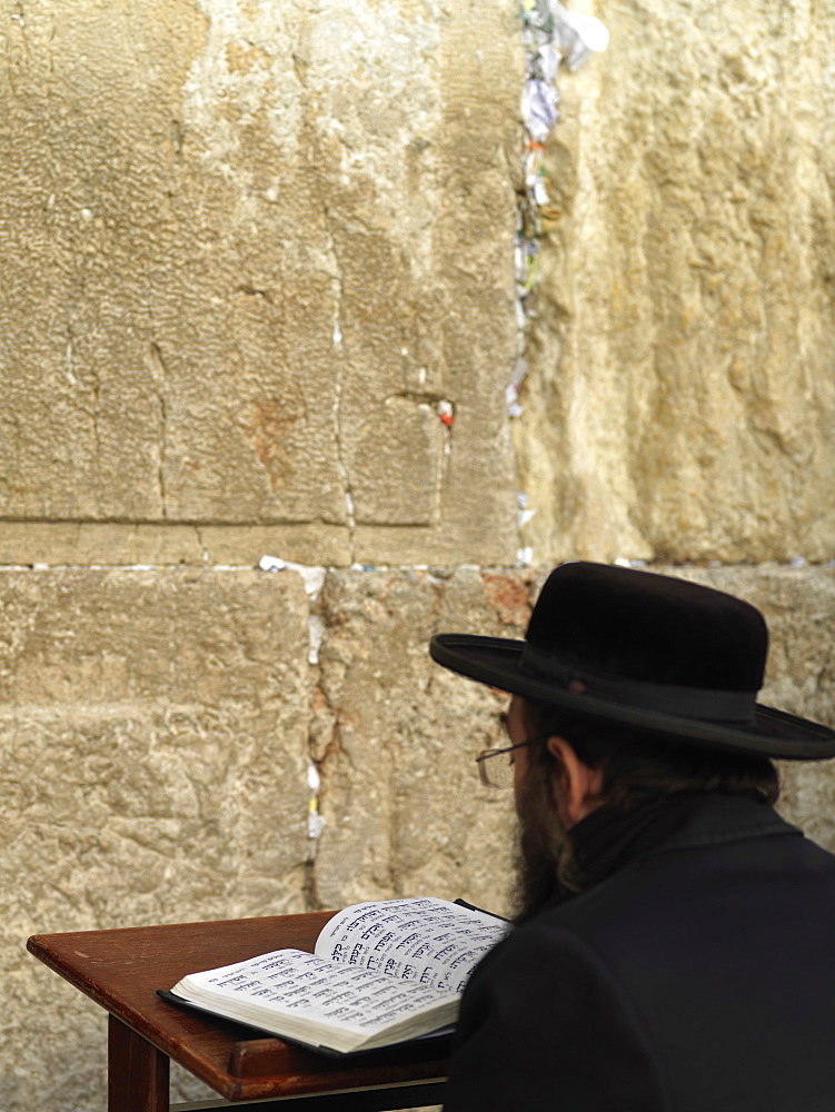 Western Wall (Wailing Wall) with worshipper, Jerusalem, Israel, Middle East