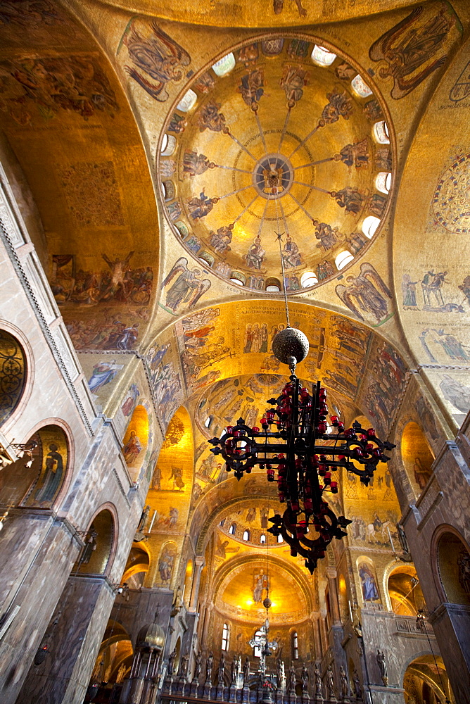 Gold mosaics on the dome vaults of St. Mark's Basilica in Venice, UNESCO World Heritage Site, Veneto, Italy, Europe