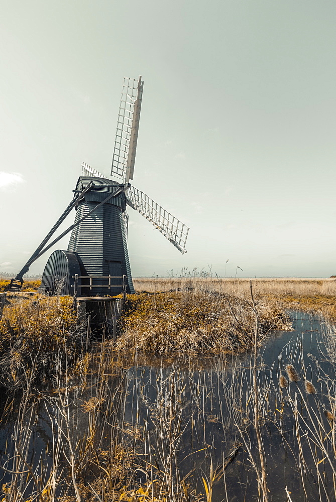 Herringfleet Mill (Walker's Mill), Drainage mill of the smock mill style, Herringfleet, Suffolk, England, United Kingdom, Europe