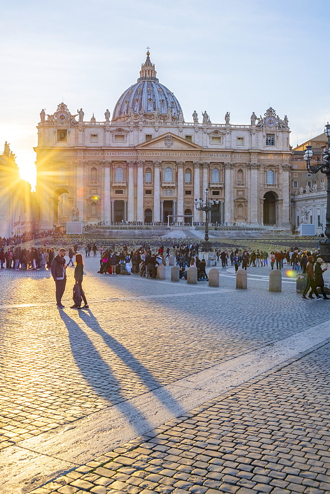 St. Peter's Square, St. Peter's Basilica, UNESCO World Heritage Site, The Vatican, Rome, Lazio, Italy, Europe