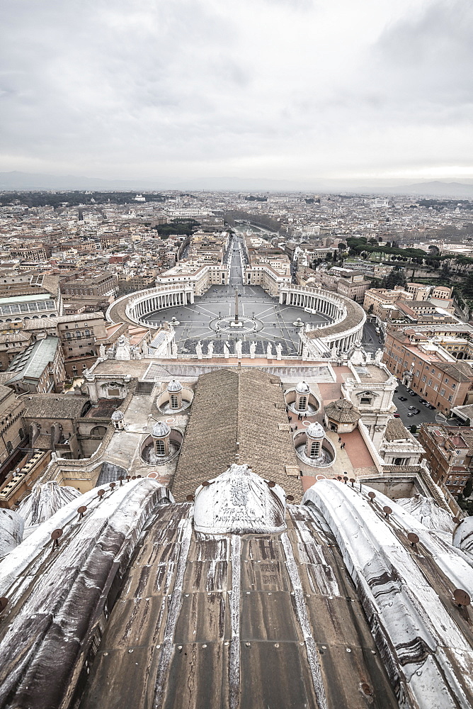 St. Peter's Square from St. Peter's Basilica, UNESCO World Heritage Site, The Vatican, Rome, Lazio, Italy, Europe