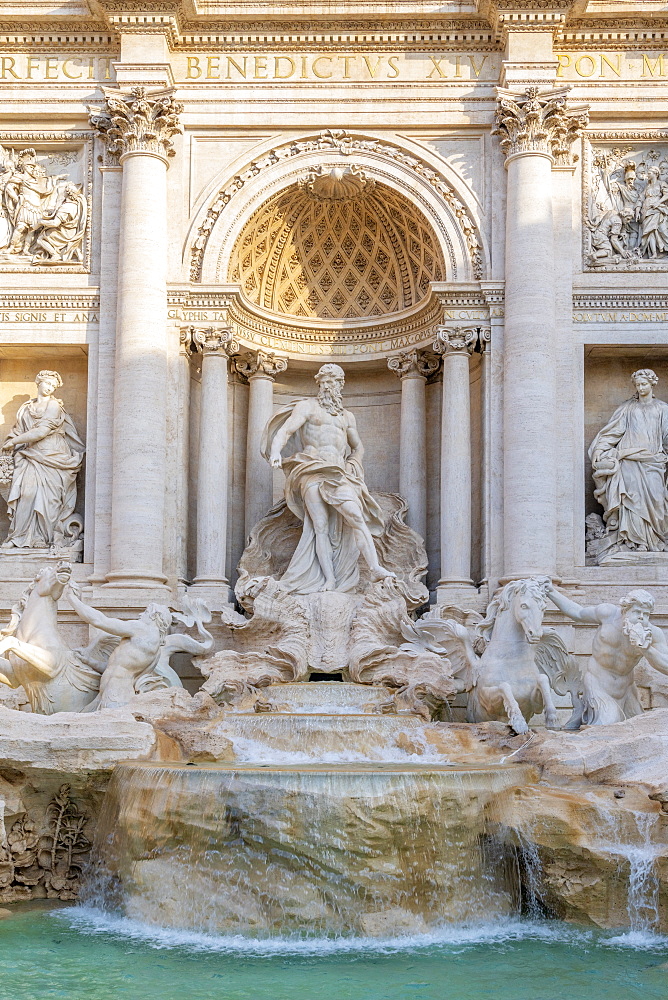 Trevi Fountain, Oceanus statue, Rome, Lazio, Italy, Europe