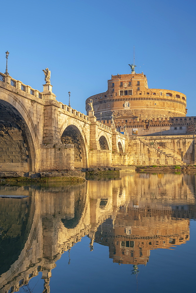 St. Angelo Bridge (Ponte Sant'Angelo) and Castel Sant'Angelo, UNESCO World Heritage Site, Rome, Lazio, Italy, Europe