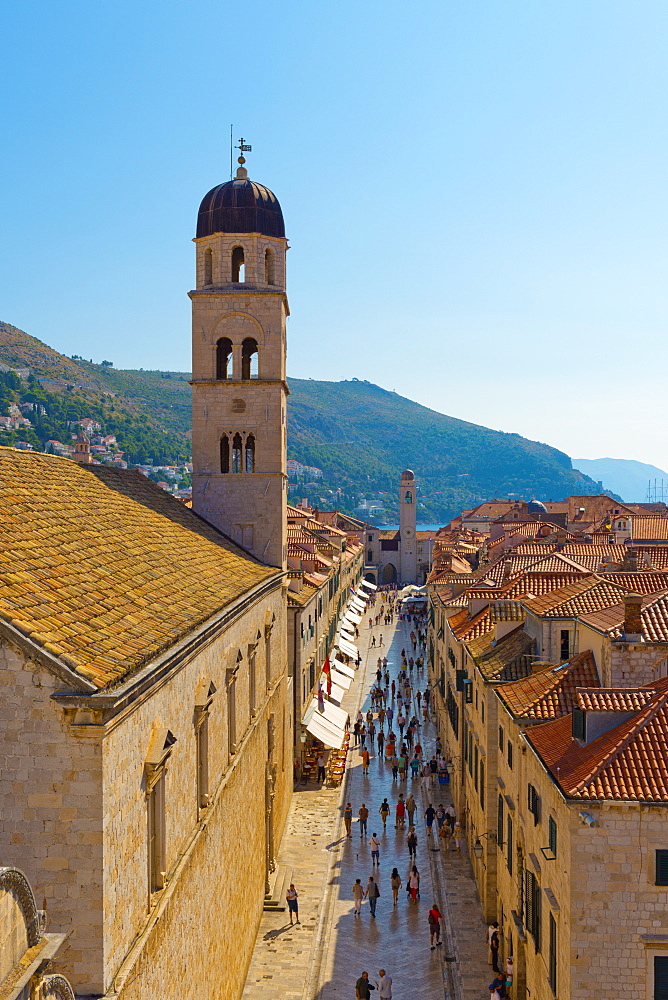 The Stradun (Placa Ulica) and Tower of the Franciscan Monastery, Old Town (Stari Grad), UNESCO World Heritage Site, Dubrovnik, Dalmatia, Croatia, Europe