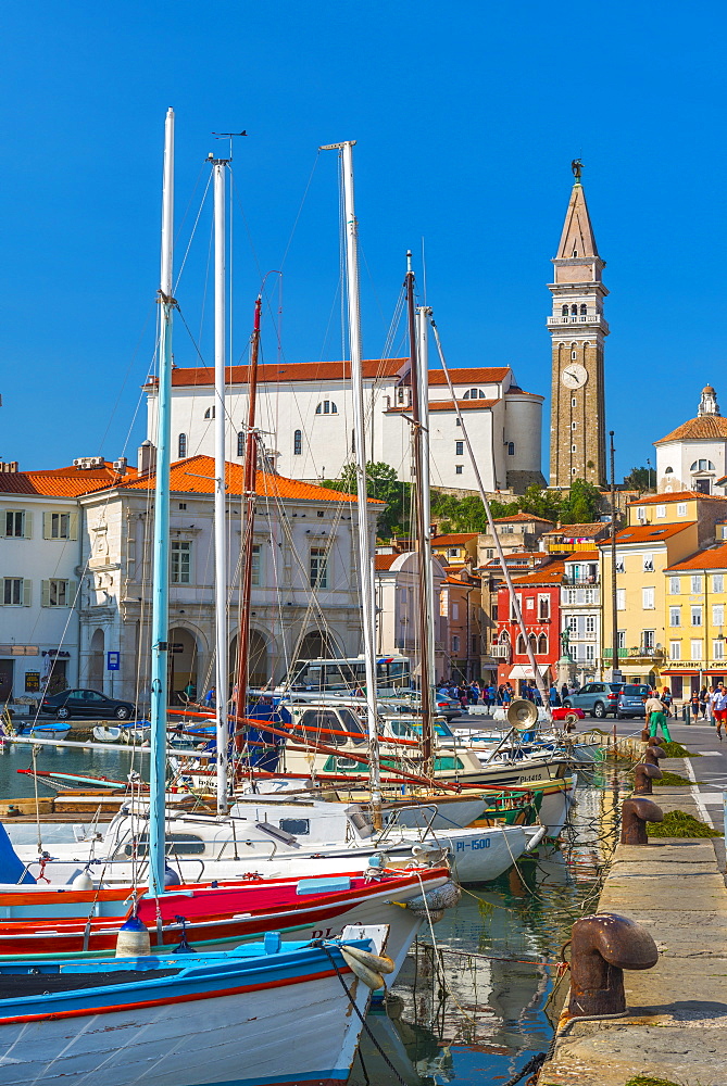 Church of St. George (Cerkev sv. Jurija) in background, Old Town Harbour, Piran, Primorska, Slovenian Istria, Slovenia, Europe