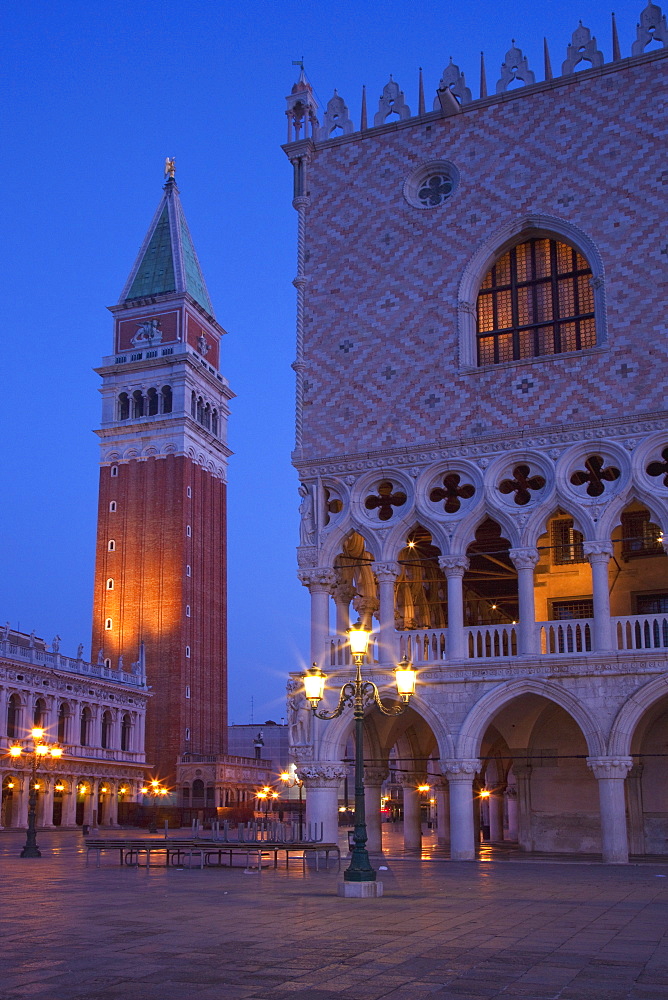 Daybreak view of Piazza San Marco (St. Mark's Square) and Campanile with Doges Palace, Venice, UNESCO World Heritage Site, Veneto, Italy, Europe