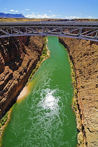 Navajo Bridge, steel bridge going over the Colorado River, Marble Canyon, Navajo Indian Reservation, Arizona, USA, North America