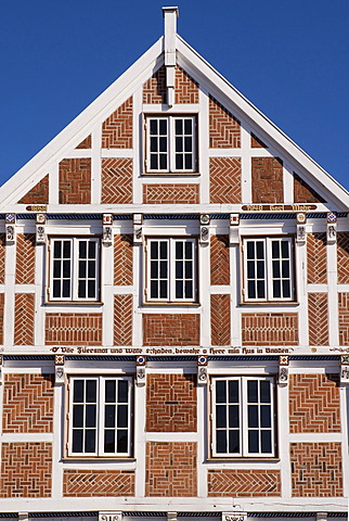 House end of an old timber framed house, Altes Land Area near Hamburg, Lower Saxony, Germany