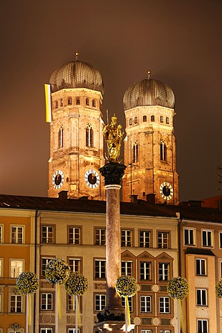 Mariensaeule, Marian Column, Frauenkirche, Cathedral of Our Blessed Lady, Marienplatz, Munich, Bavaria, Germany, Europe