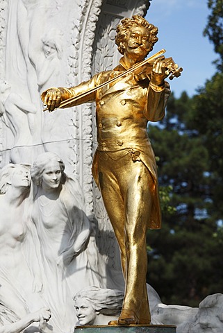 Johann Strauss monument in the Stadtpark, Viennese City Park, Vienna, Austria, Europe