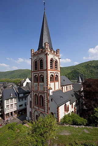 View of the St. Peter\'s Church in the old town of Bacharch, Unesco World Heritage Upper Middle Rhine Valley, Bacharach, Rhineland Palatinate, Germany, Europe