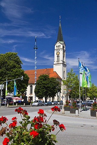 Town square and Church of St. Magdalena, Plattling, Deggendorf district, Lower Bavaria, Bavaria, Germany, Europe