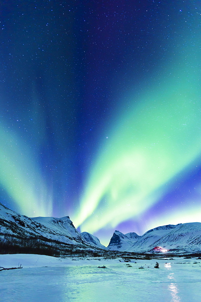 Northern Lights (Aurora borealis) over mountains, Kebnekaise Fjällstation, Kungsleden or king's trail, Province of Lapland, Sweden, Scandinavia, Europe