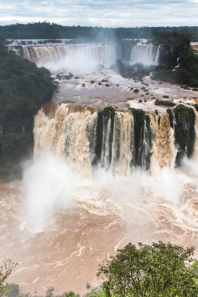 Musketeer Waterfall, Iguazú Falls, Iguazú River, border between Brazil and Argentina, Foz do Iguaçu, Paraná, Brazil, South America