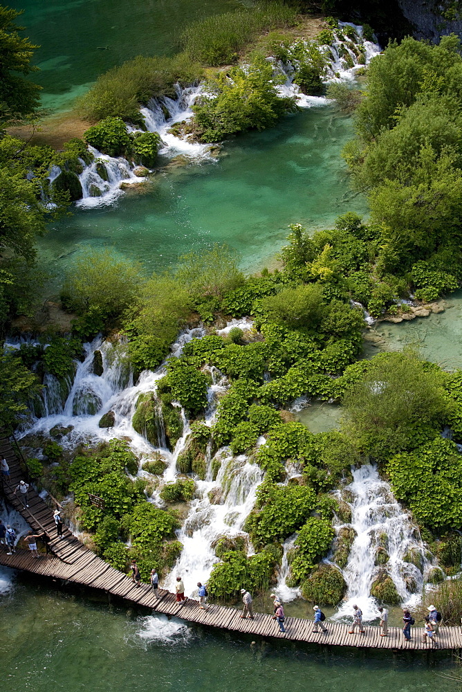 Lake with boardwalk from above, Plitvice Lakes National Park, UNESCO World Heritage Site, Croatia, Europe