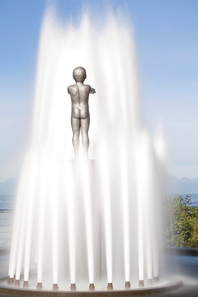 Fountain with the sculpture of a child, Seattle, Washington, United States, North America