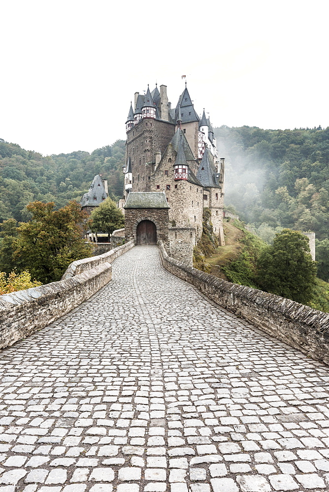 Eltz Castle, Ganerbenburg, Munstermaifeld, Wierschem, Moselle, Rhineland-Palatinate, Germany, Europe