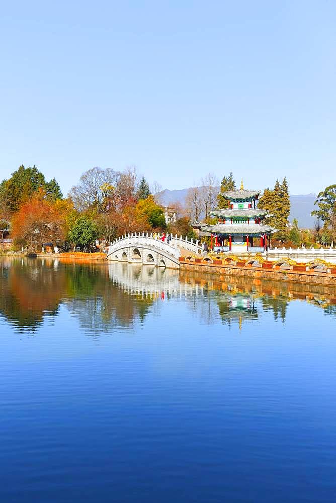 White Bridge and Chinese Pagoda, Deyue Pavilion, Black Dragon Lake, Black Dragon Pool, Unesco World Heritage Site, Lijiang, Yunnan Province, People's Republic of China