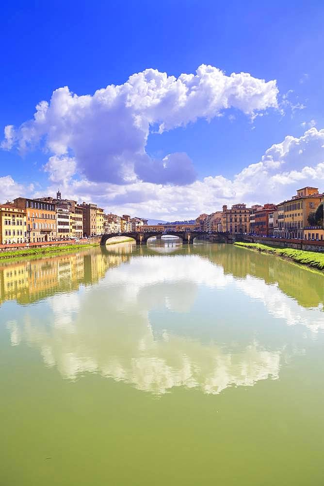 Arno river with bridges Ponte Santa Trinita and Ponte Vecchio, Florence, Tuscany, Italy, Europe