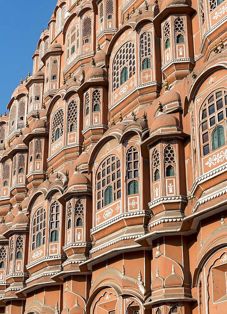 Frontal Facade of Hawa Mahal, Palace of Winds, Jaipur, Rajasthan, India, Asia