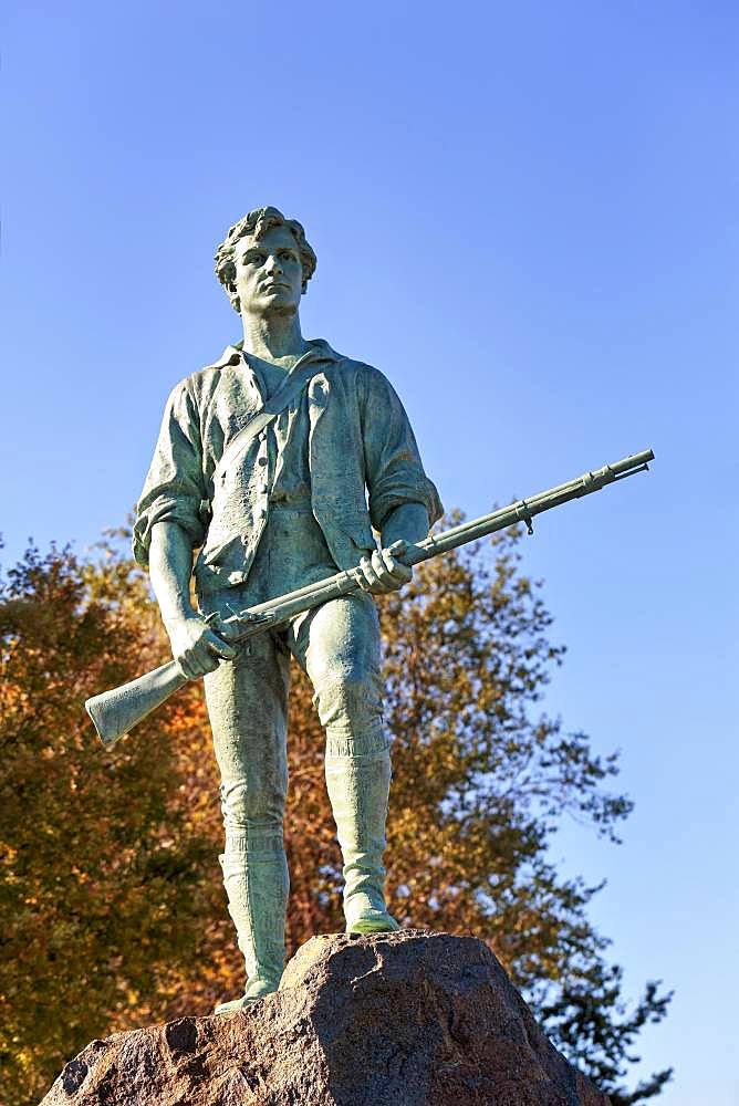 Bronze statue man with rifle, memorial for the minute Man John Parker, Lexington Battle Green, Lexington, Massachussets, USA, North America