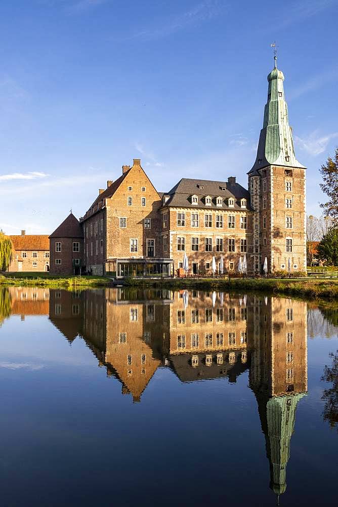 Wasserschloss Raesfeld, Muensterland, North Rhine-Westphalia, Germany, Europe