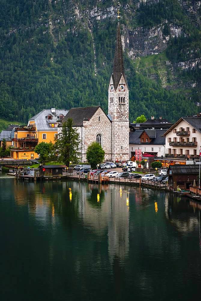 Village view Hallstatt with church, Hallstaetter See, Salzkammergut, cultural landscape Hallstatt-Dachstein SalzkammergutUpper Austria, Austria, Europe