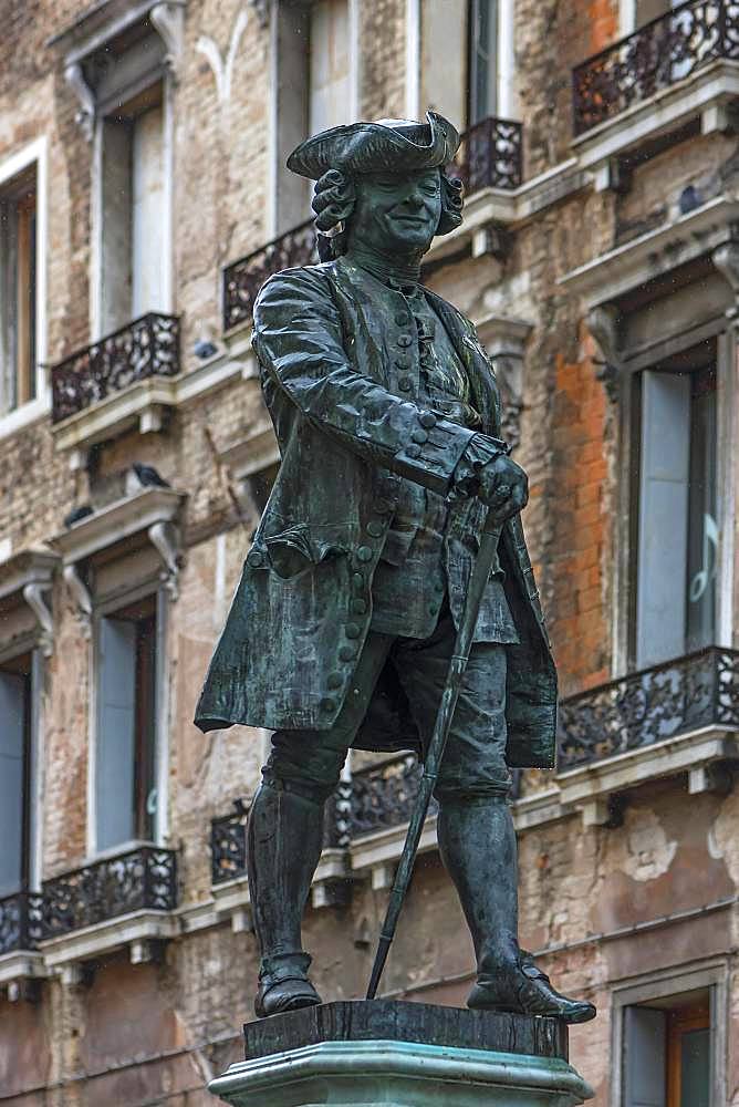 Monument by Carlo Goldoni, 1707-1793, Italian comedy poet, Venice, Veneto, Italy, Europe