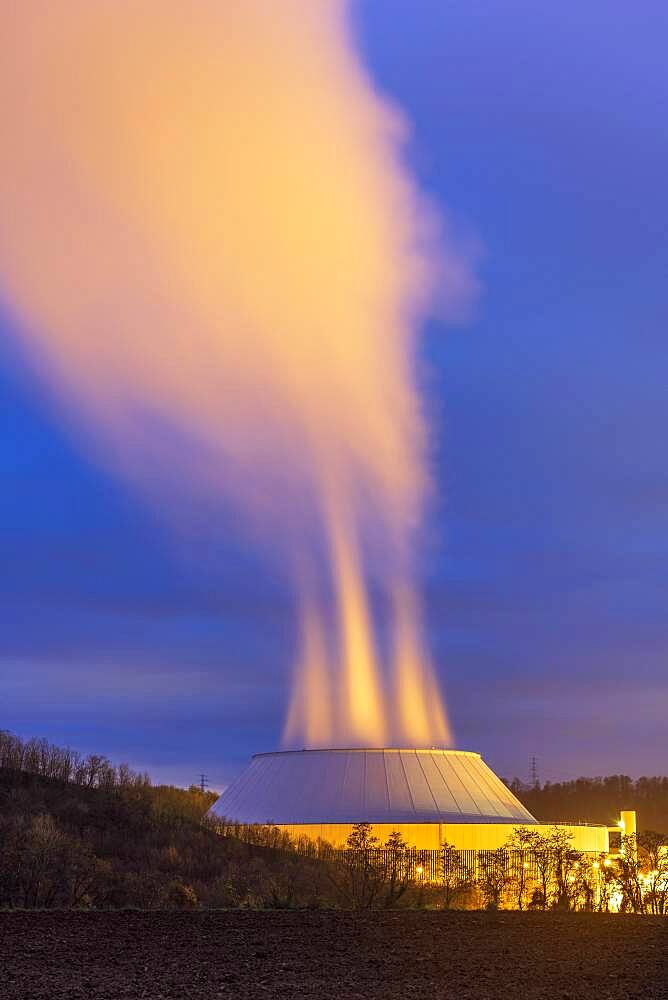 Nuclear power plant Neckarwestheim, cooling tower, Neckarwestheim, Baden-Wuerttemberg, Germany, Europe