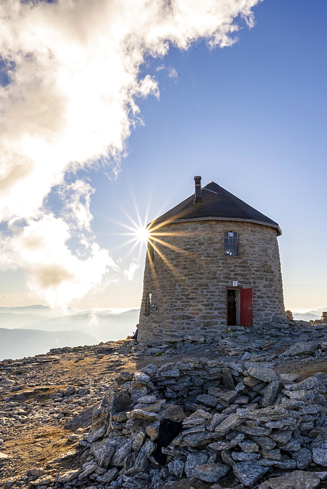 Mountain hut Kloumanstarnet, mountain hut with tower, Jostedalsbreen National Park, view from the top of the mountain Skala, mountain range Breheimen, Stryn, Vestland, Norway, Europe