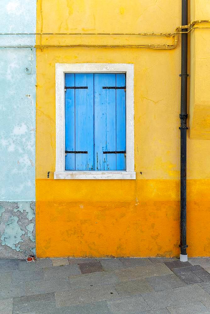 Yellow house with blue window, colorful houses, colorful facade, Burano Island, Venice, Veneto, Italy, Europe