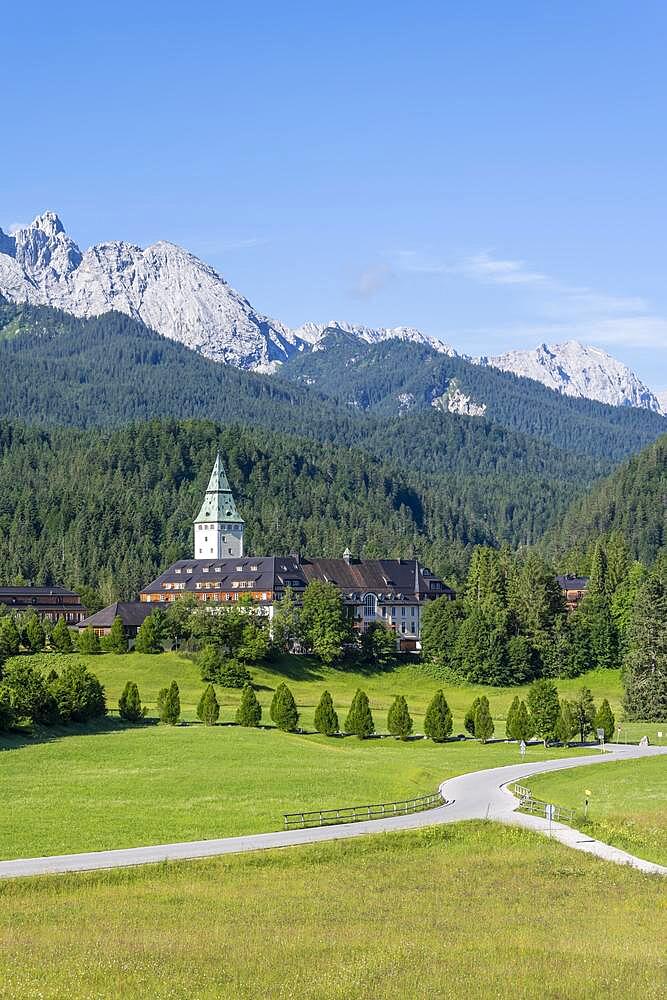 Elmau Castle, Castle Hotel, Wetterstein Mountains, Klais, Kruen, Werdenfelser Land, Upper Bavaria, Bavaria, Germany, Europe