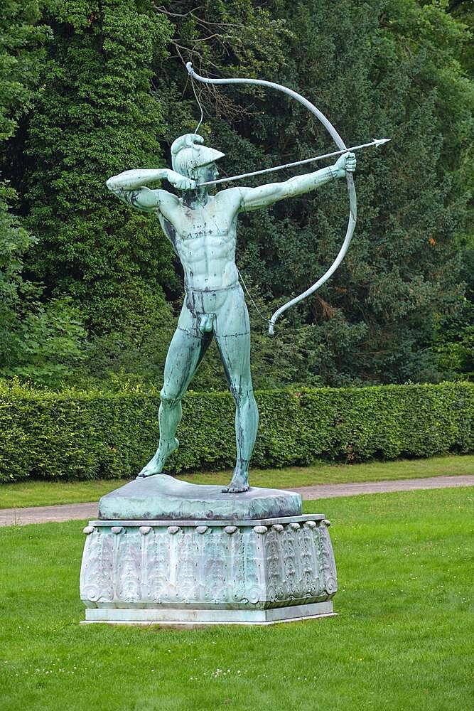 Statue Archer, Park Sanssouci, Potsdam, Brandenburg, Germany, Europe