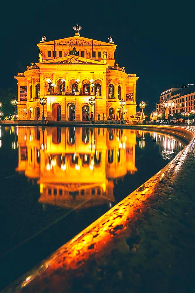 Old Opera House Frankfurt at dawn with snow, Frankfurt, Hesse, Germany, Europe