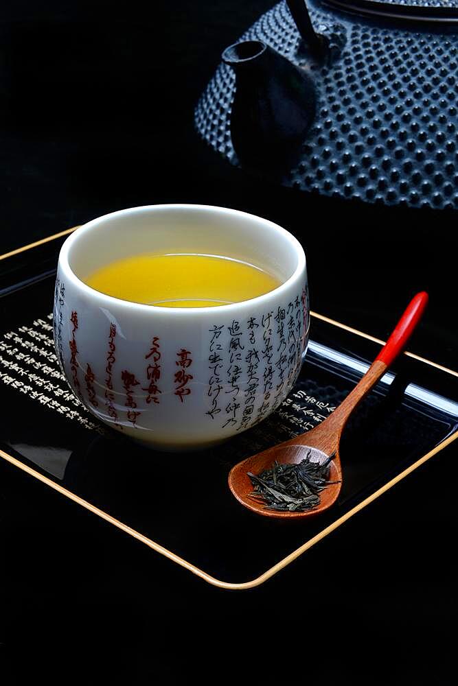 Green tea (Sencha) in spoon and tea bowl, Japan, green tea, Asia