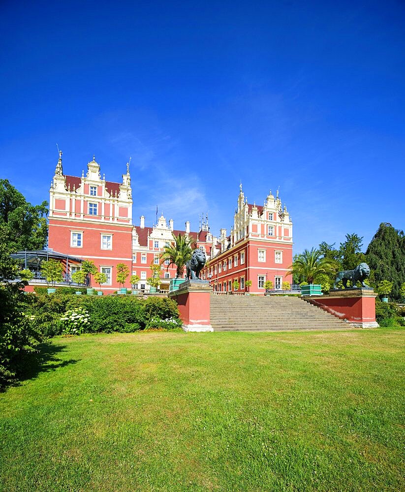 New Palace, Muskau Park, Prince Pueckler Park, UNESCO World Heritage Site, Bad Muskau, Saxony, Germany, Europe