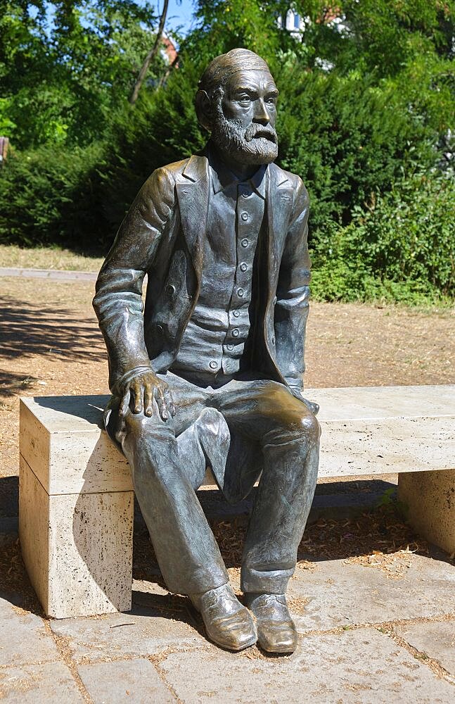 Ernst Abbe Bronze Statue by Klaus-Dieter Locke, Jena Zeiss Planetarium, Jena, Thuringia, Germany, Europe