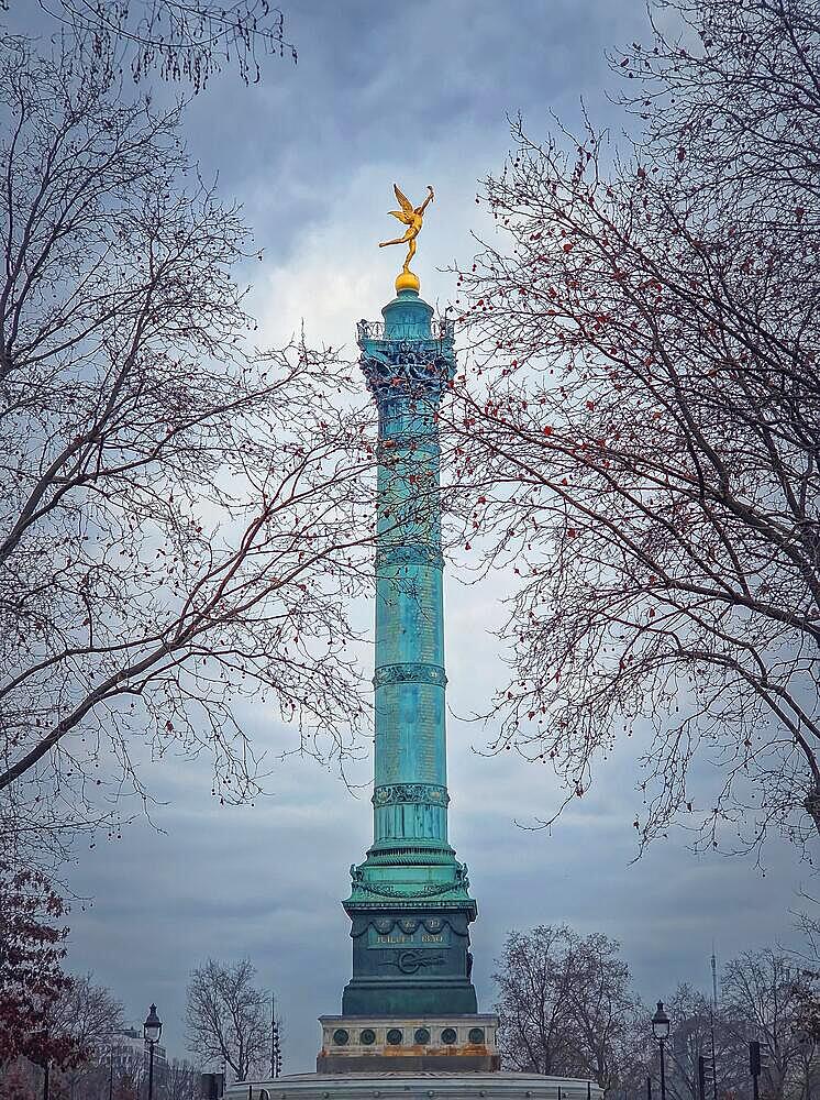 July Column (Colonne de Juillet) with the winged Spirit of Freedom (Genie de la Liberte) on top, located in the center of the Place de la Bastille, Paris, France, Europe