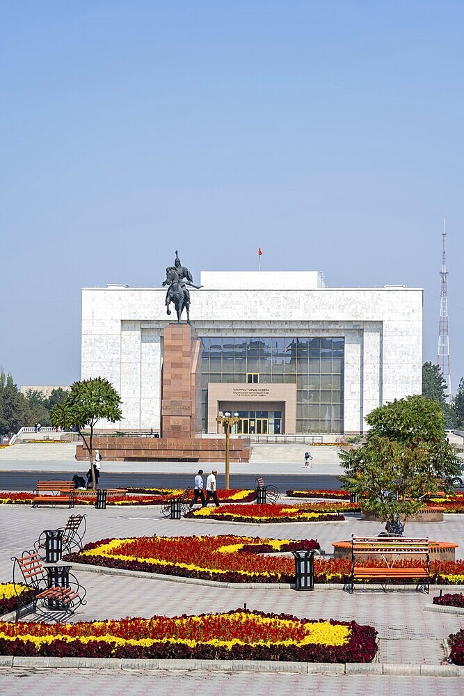 State History Museum, Manas Statue, Ala-Too Square, Bishkek, Kyrgyzstan, Asia