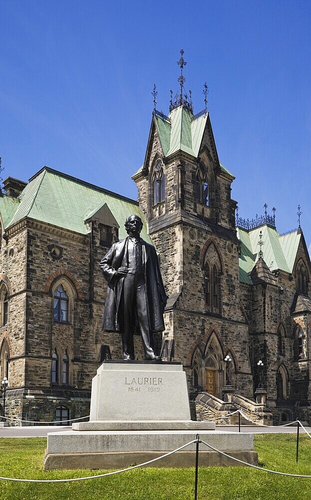 Wilfrid Laurier monument in front of East Block building, Ottawa, Ontario, Canada, North America