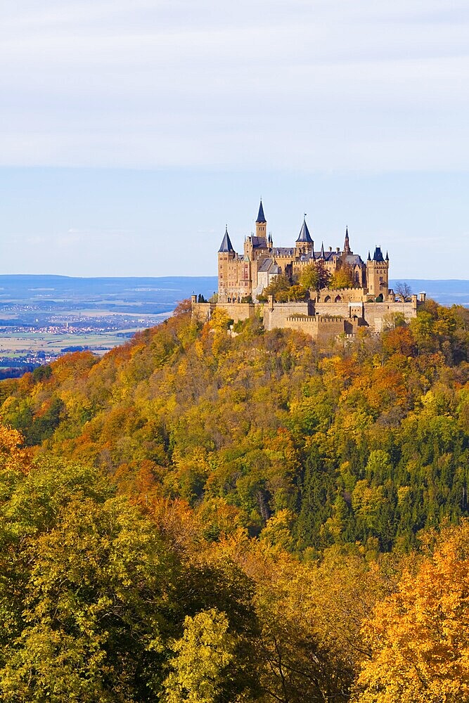 Burg Hohenzollern Castle in autumn, Hechingen, Schwäbische Alb, Baden-Württemberg, Germany, Europe