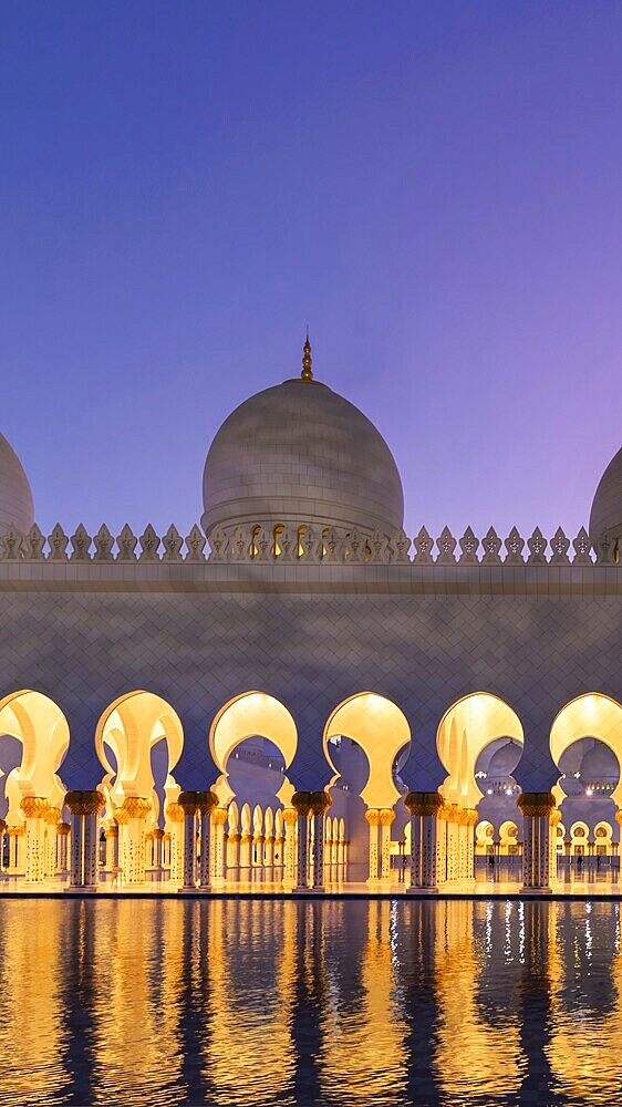 Abu Dhabi Grand Mosque, Iconic Landmark and Architectural Marvel of UAE